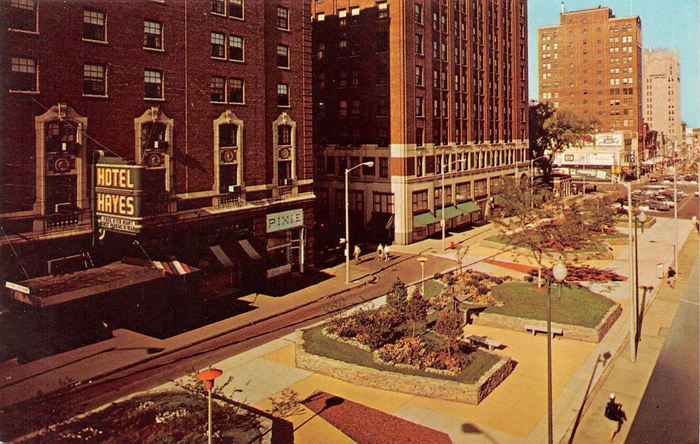 Hotel Hayes - Vintage Postcard